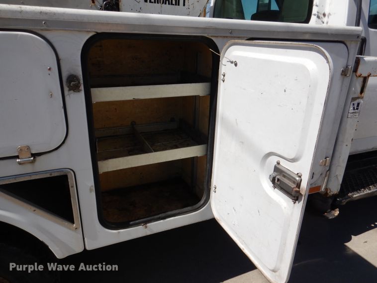 image for item DL4827 2006 GMC C5500  bucket truck