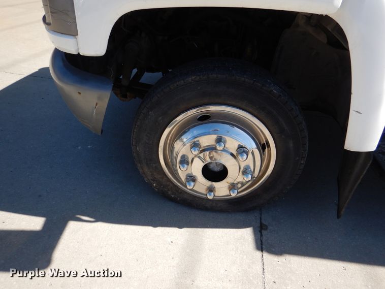 image for item DL4827 2006 GMC C5500  bucket truck