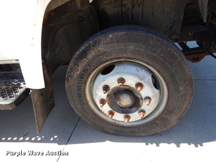 image for item DL4827 2006 GMC C5500  bucket truck