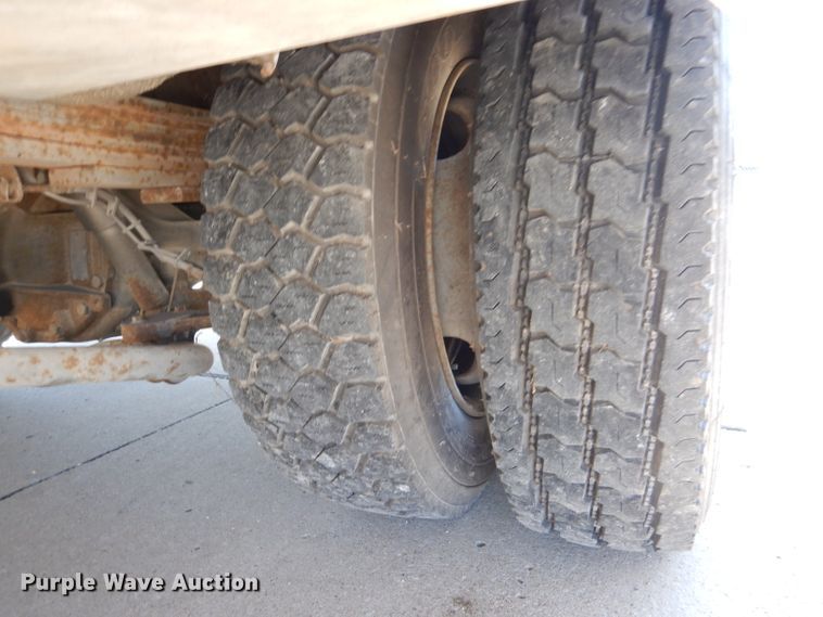 image for item DL4827 2006 GMC C5500  bucket truck