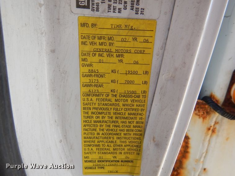 image for item DL4827 2006 GMC C5500  bucket truck