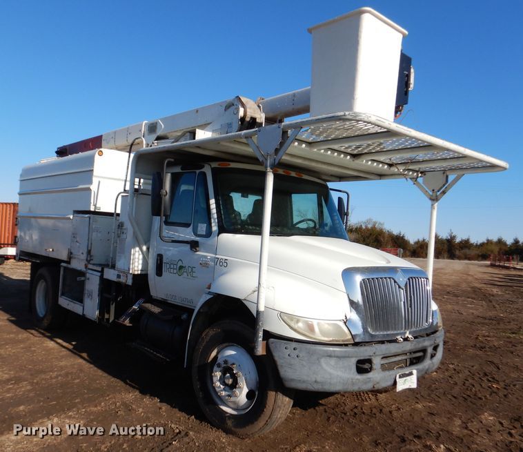image for item DL4846 2004 International 4300  forestry bucket truck