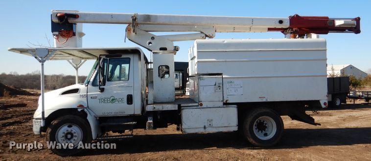 image for item DL4846 2004 International 4300  forestry bucket truck