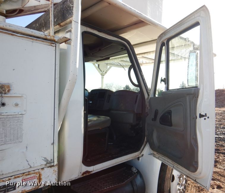 image for item DL4846 2004 International 4300  forestry bucket truck