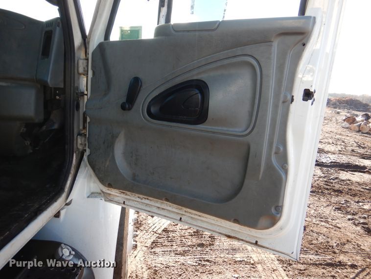 image for item DL4846 2004 International 4300  forestry bucket truck