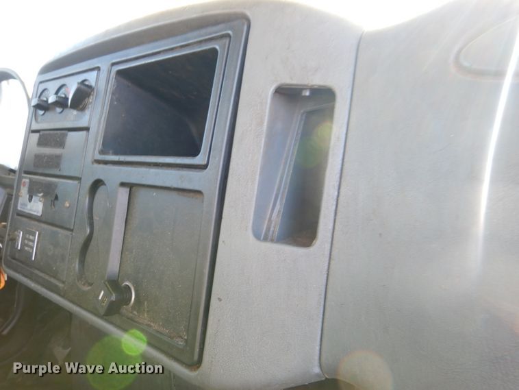 image for item DL4846 2004 International 4300  forestry bucket truck