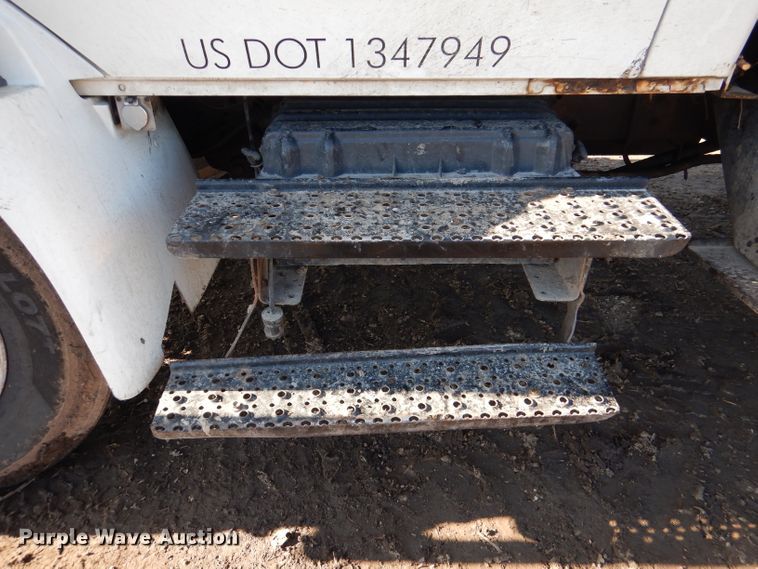 image for item DL4846 2004 International 4300  forestry bucket truck