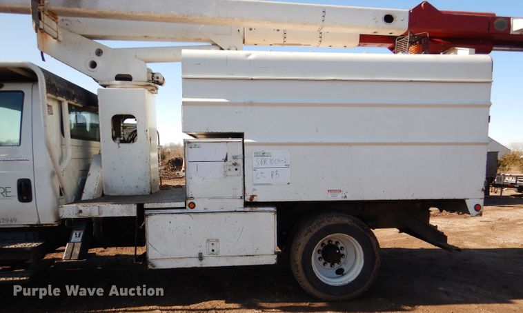 image for item DL4846 2004 International 4300  forestry bucket truck