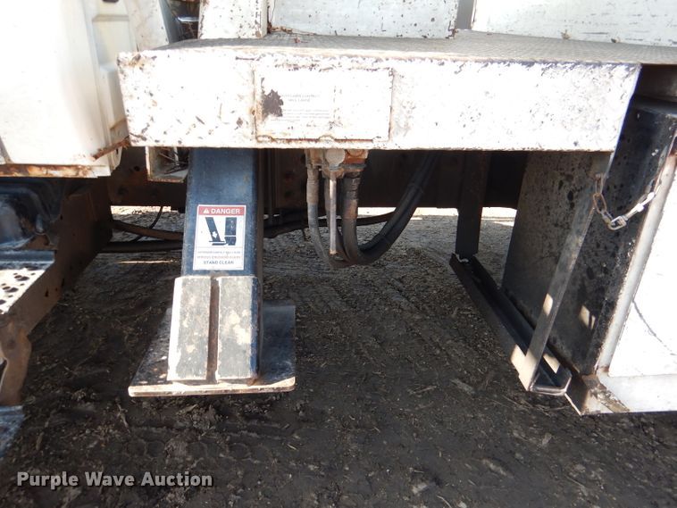 image for item DL4846 2004 International 4300  forestry bucket truck