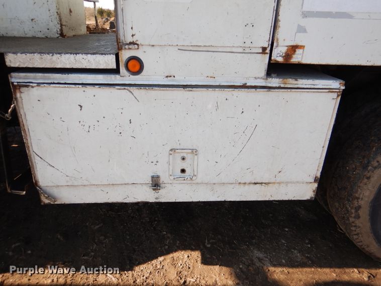 image for item DL4846 2004 International 4300  forestry bucket truck