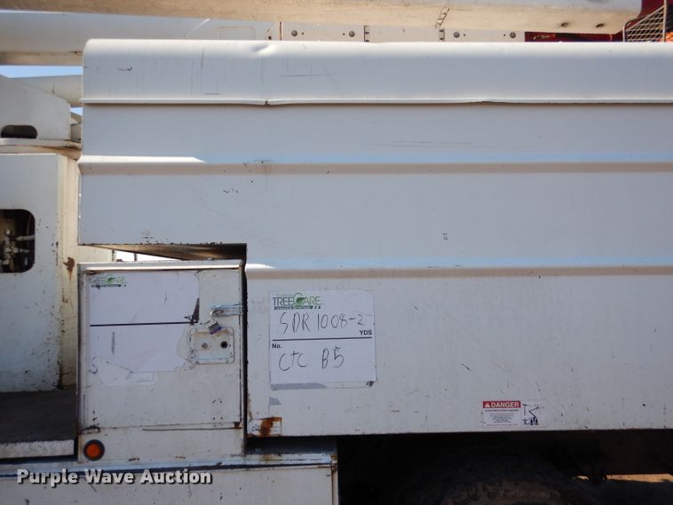 image for item DL4846 2004 International 4300  forestry bucket truck