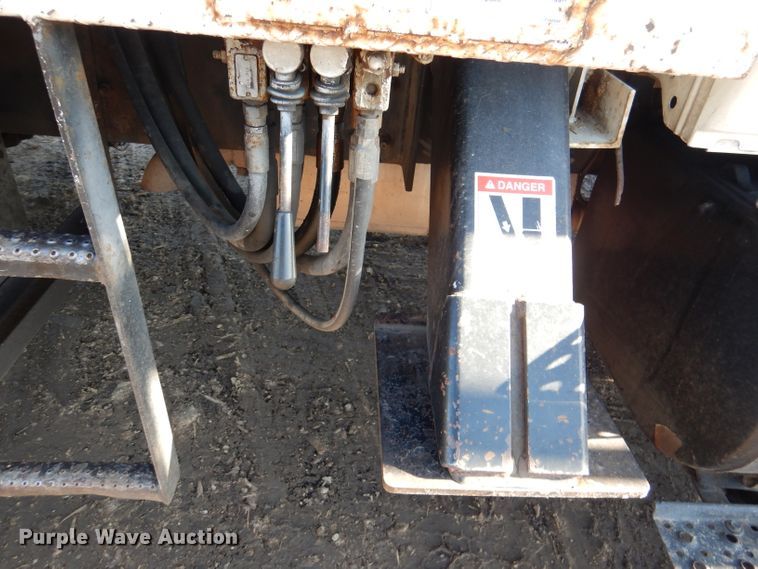 image for item DL4846 2004 International 4300  forestry bucket truck