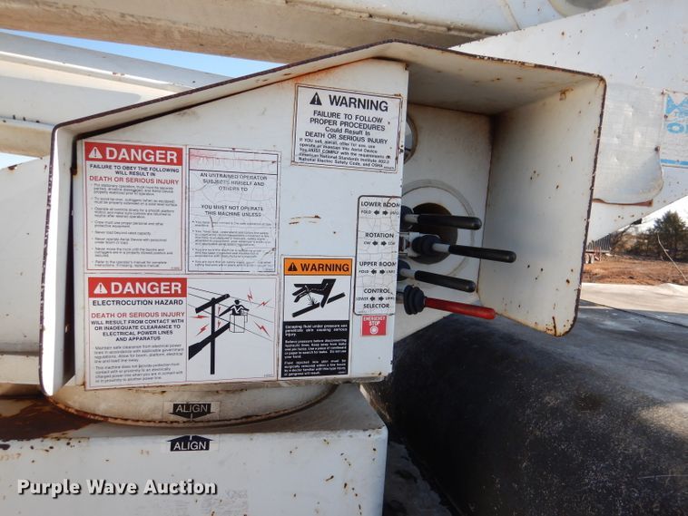 image for item DL4846 2004 International 4300  forestry bucket truck