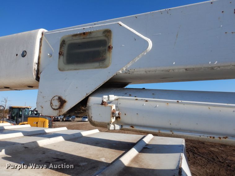 image for item DL4846 2004 International 4300  forestry bucket truck