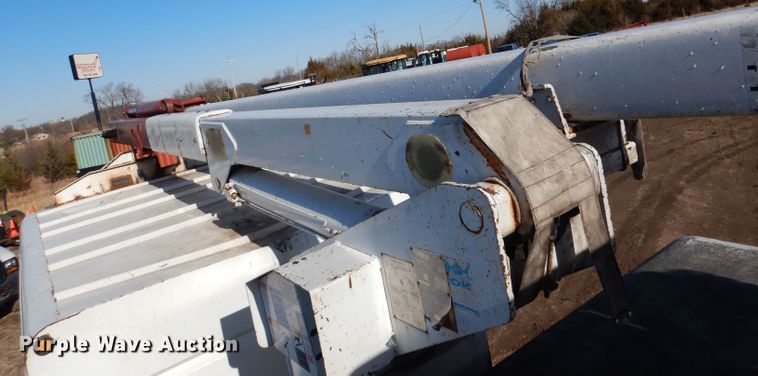 image for item DL4846 2004 International 4300  forestry bucket truck