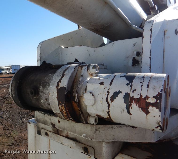 image for item DL4846 2004 International 4300  forestry bucket truck