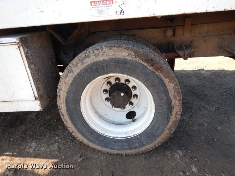 image for item DL4846 2004 International 4300  forestry bucket truck