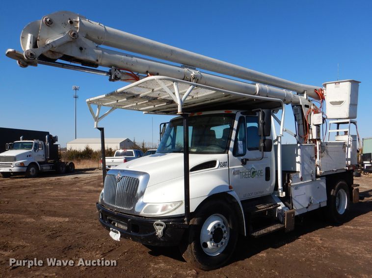 image for item DL4847 2005 International 4300  bucket truck