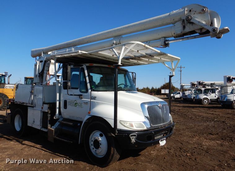 image for item DL4847 2005 International 4300  bucket truck