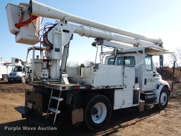 image for item DL4847 2005 International 4300  bucket truck