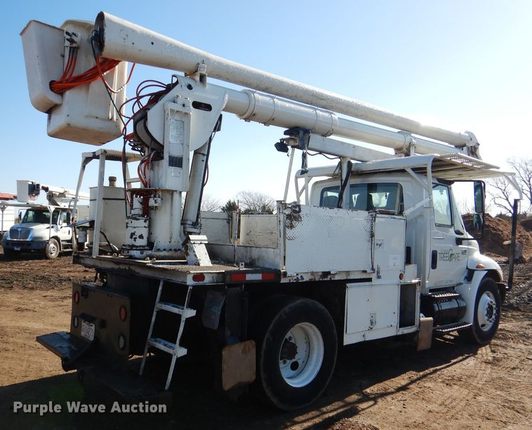 image for item DL4847 2005 International 4300  bucket truck