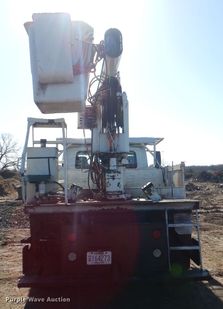 image for item DL4847 2005 International 4300  bucket truck