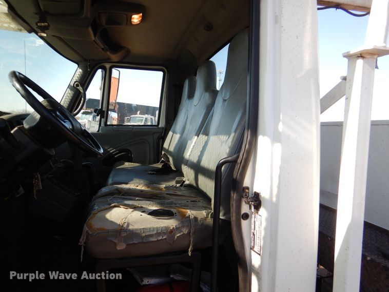 image for item DL4847 2005 International 4300  bucket truck