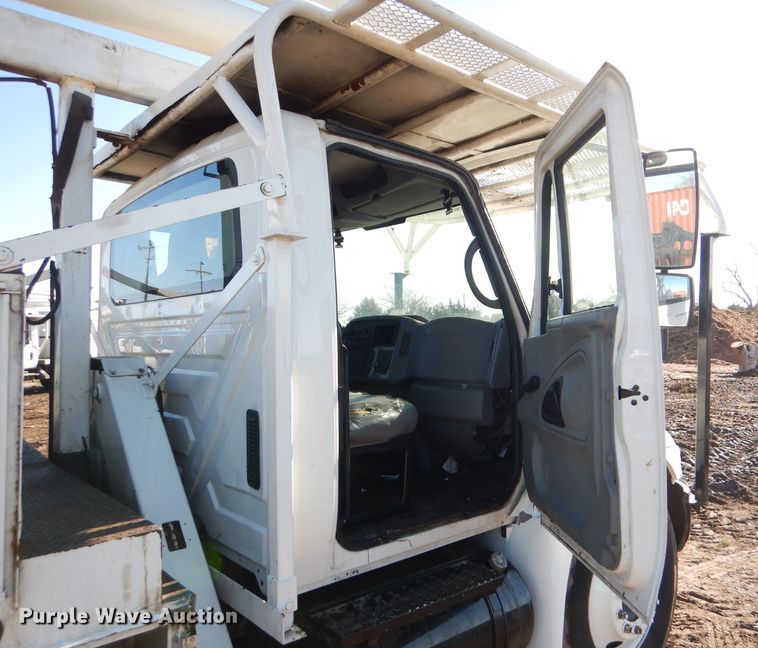 image for item DL4847 2005 International 4300  bucket truck