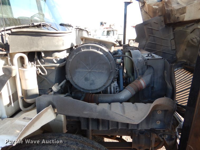 image for item DL4847 2005 International 4300  bucket truck