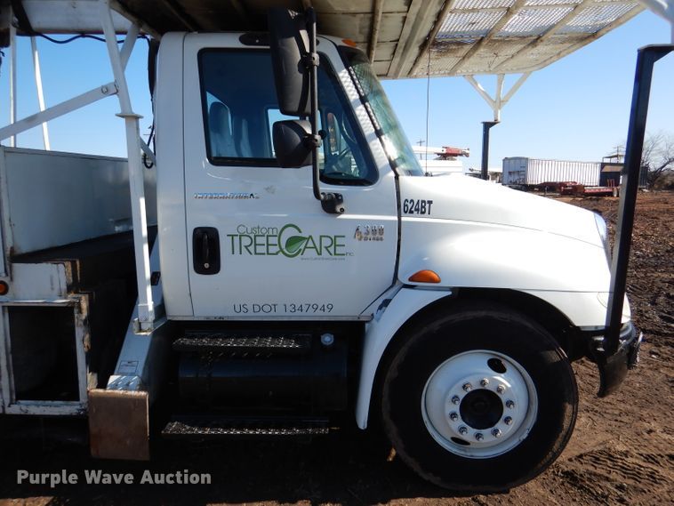 image for item DL4847 2005 International 4300  bucket truck