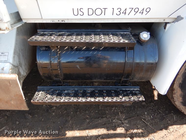 image for item DL4847 2005 International 4300  bucket truck