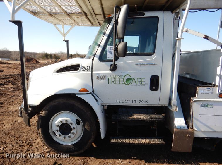 image for item DL4847 2005 International 4300  bucket truck