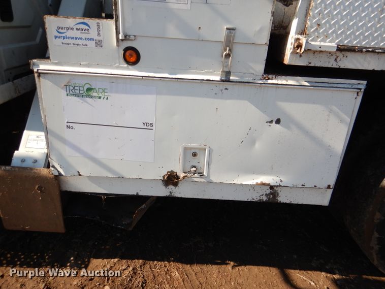 image for item DL4847 2005 International 4300  bucket truck