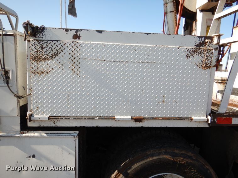 image for item DL4847 2005 International 4300  bucket truck