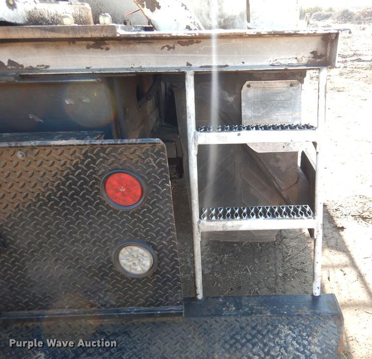 image for item DL4847 2005 International 4300  bucket truck