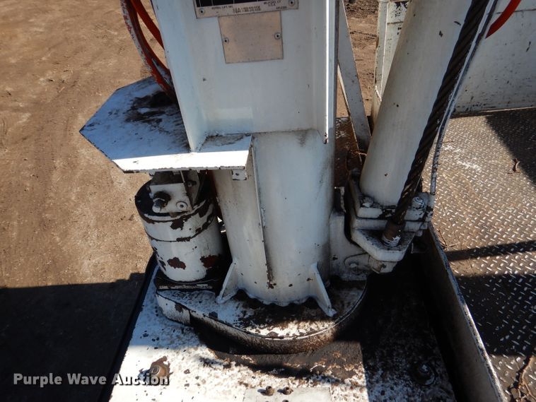 image for item DL4847 2005 International 4300  bucket truck