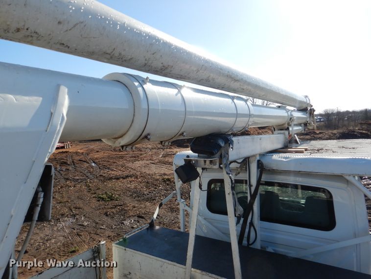 image for item DL4847 2005 International 4300  bucket truck