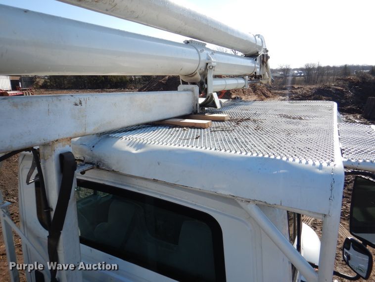 image for item DL4847 2005 International 4300  bucket truck