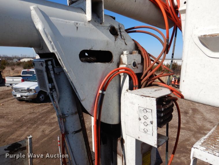 image for item DL4847 2005 International 4300  bucket truck