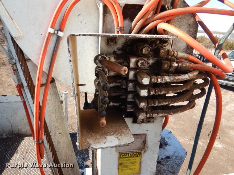 image for item DL4847 2005 International 4300  bucket truck