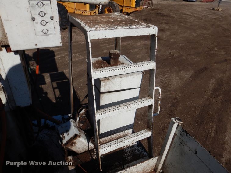 image for item DL4847 2005 International 4300  bucket truck