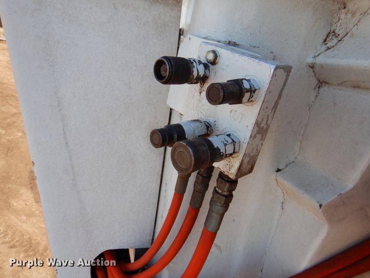 image for item DL4847 2005 International 4300  bucket truck