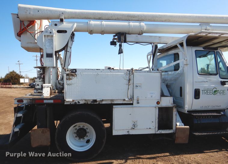 image for item DL4847 2005 International 4300  bucket truck