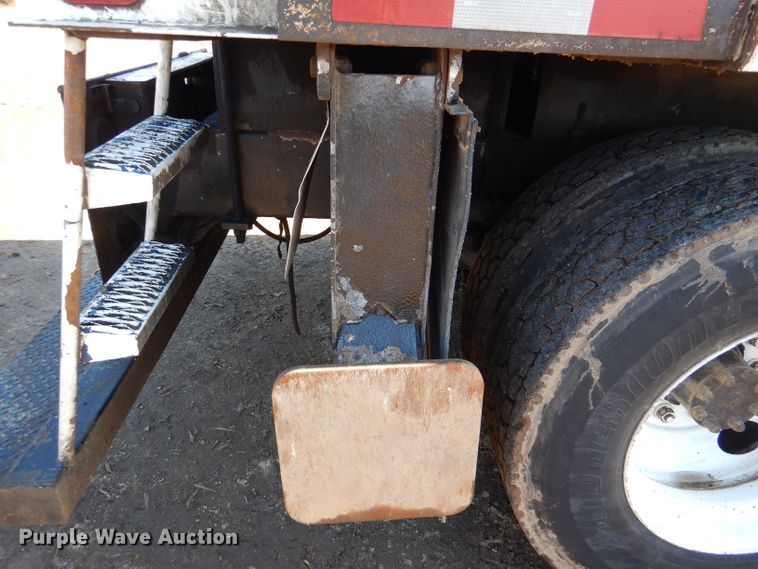 image for item DL4847 2005 International 4300  bucket truck