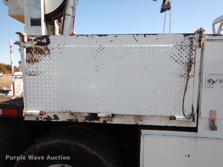 image for item DL4847 2005 International 4300  bucket truck