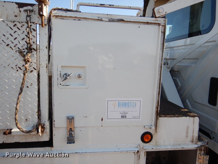 image for item DL4847 2005 International 4300  bucket truck