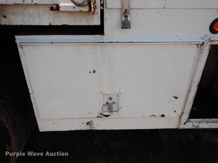 image for item DL4847 2005 International 4300  bucket truck