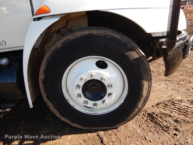 image for item DL4847 2005 International 4300  bucket truck