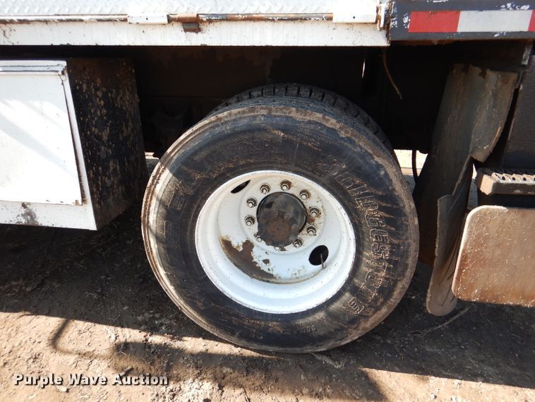 image for item DL4847 2005 International 4300  bucket truck