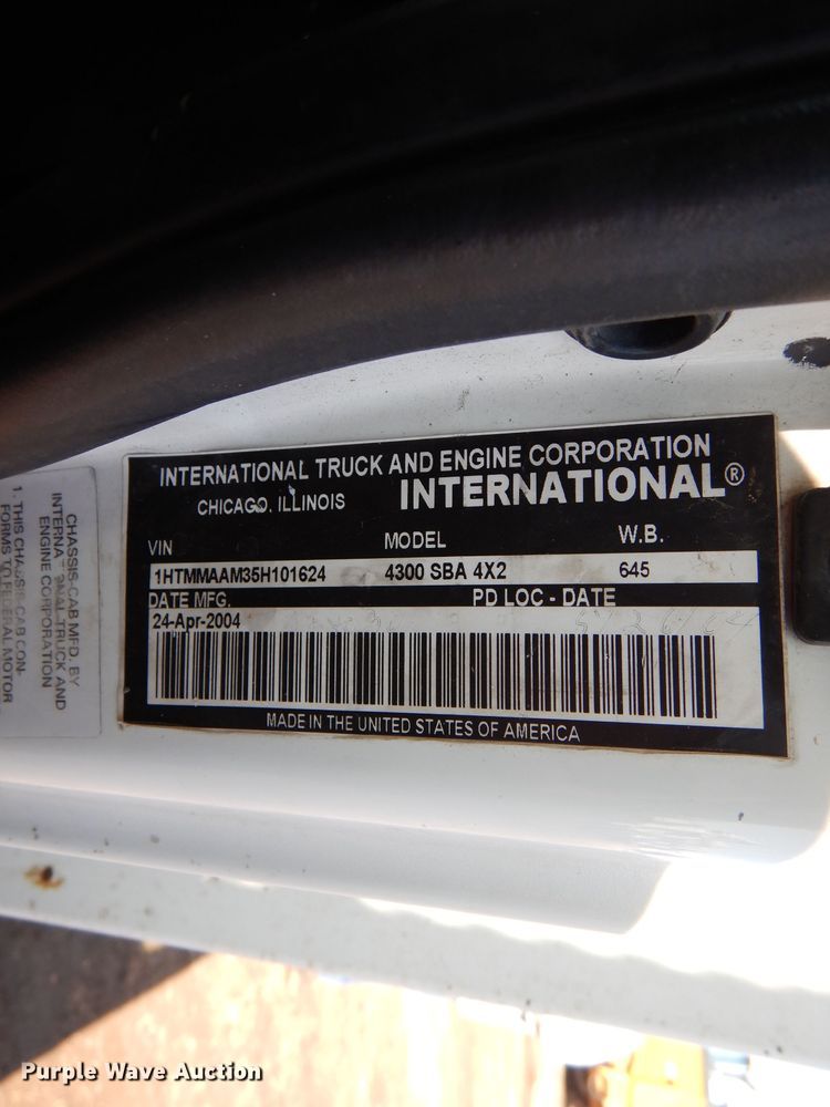 image for item DL4847 2005 International 4300  bucket truck